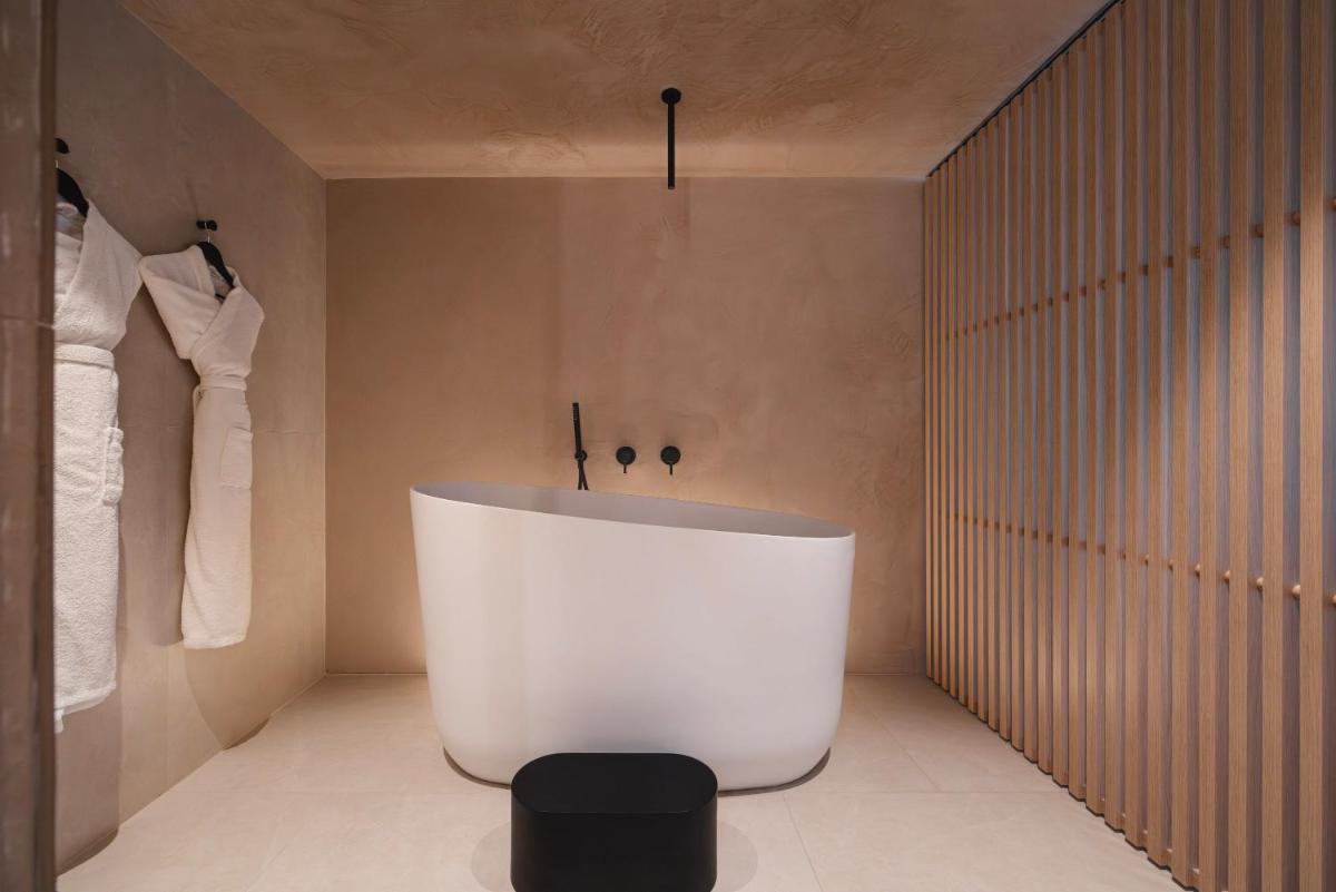 YONA ex Le Parc Hôtel