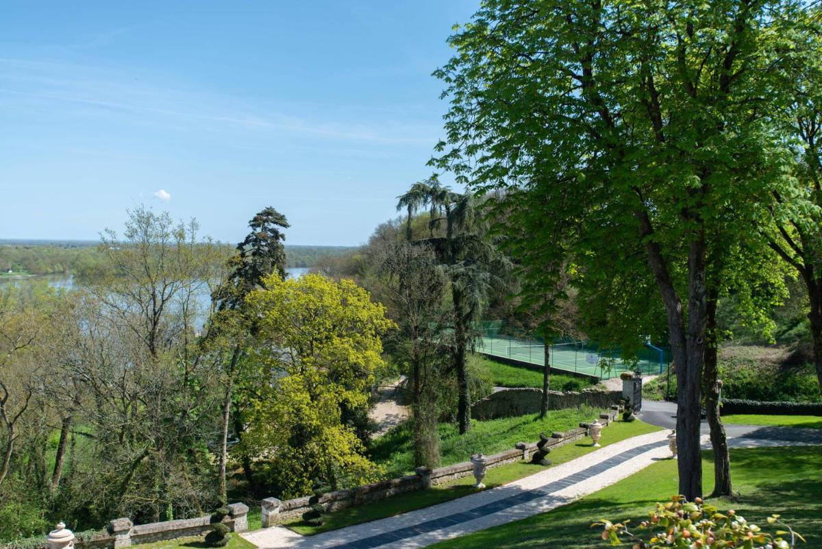 Chateau Le Prieuré Saumur - La Maison Younan