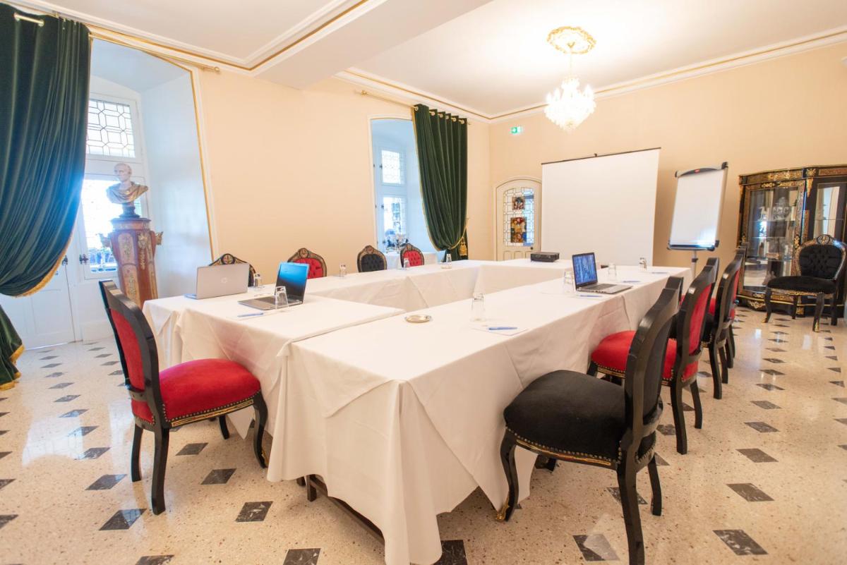 Chateau Le Prieuré Saumur - La Maison Younan