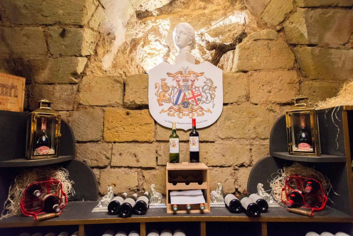 Chateau Le Prieuré Saumur - La Maison Younan