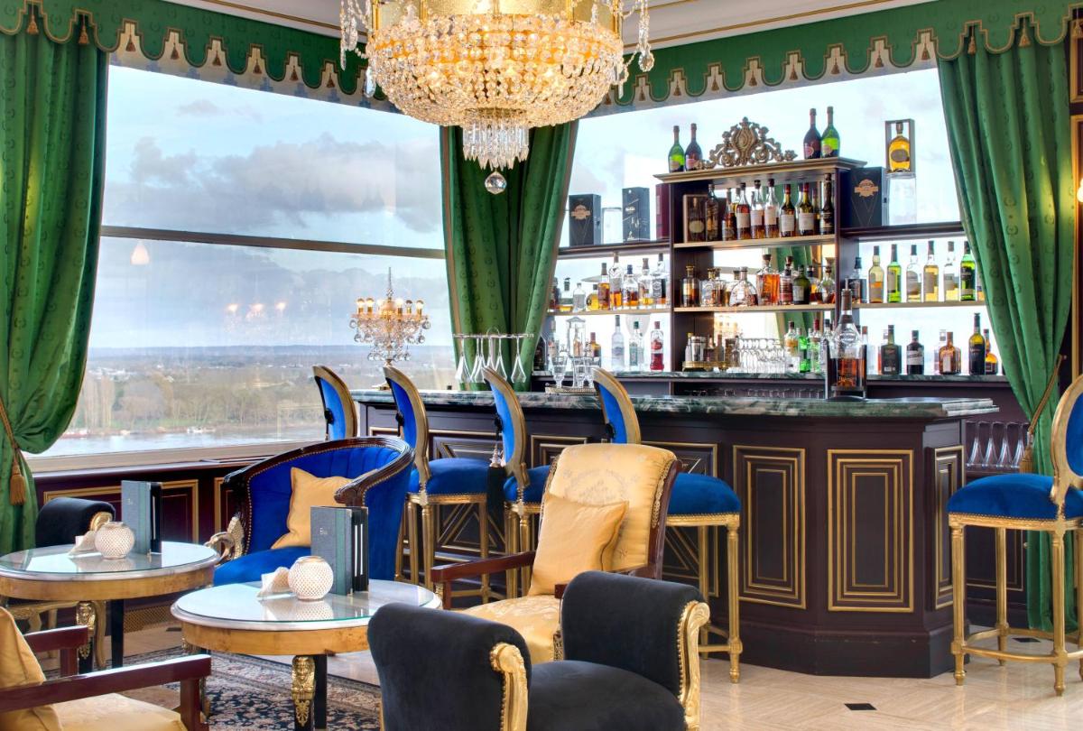 Chateau Le Prieuré Saumur - La Maison Younan