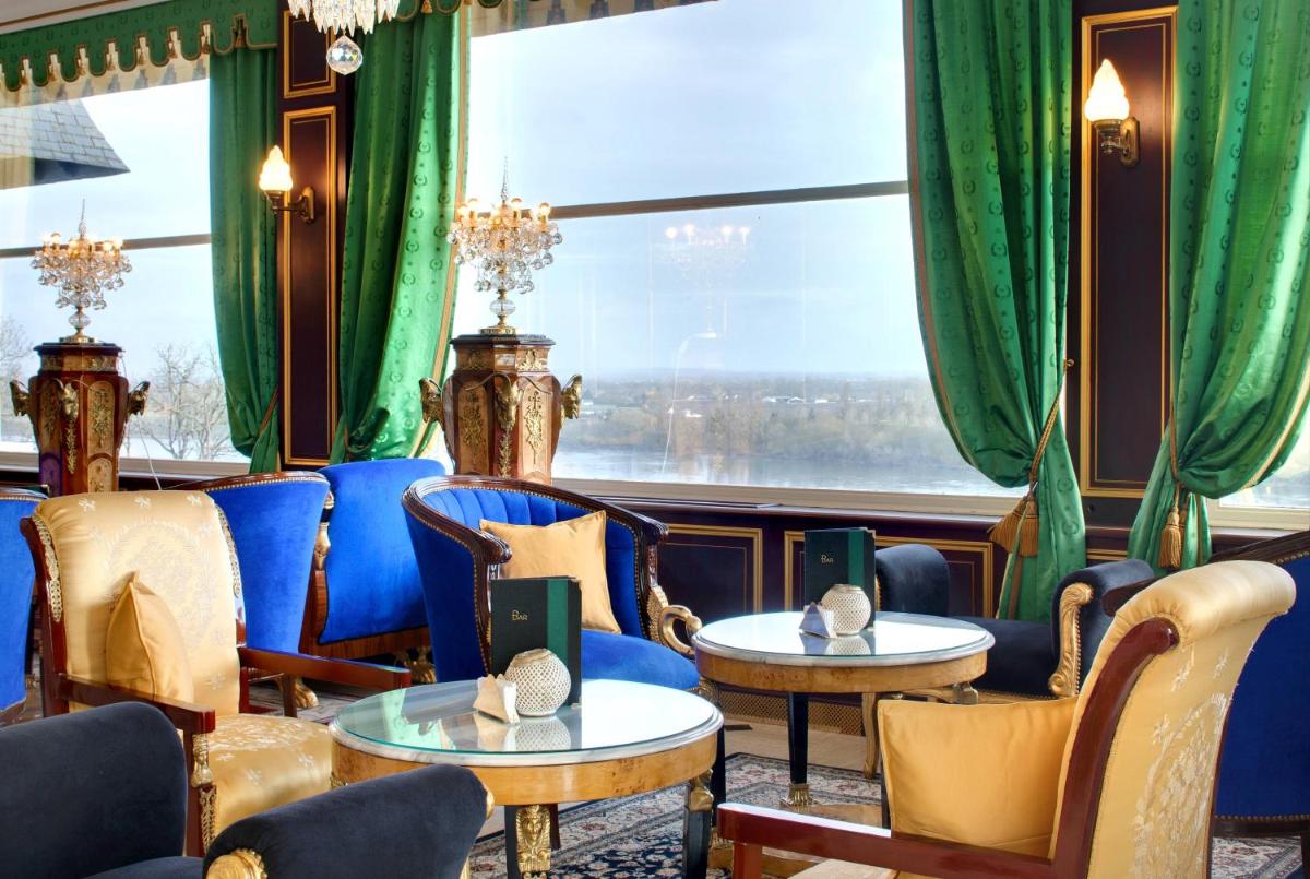 Chateau Le Prieuré Saumur - La Maison Younan