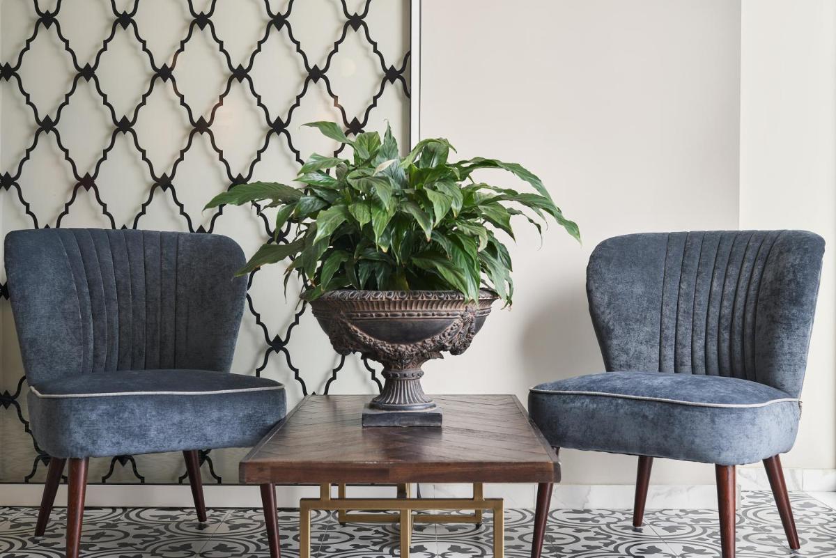 Legacy Gastro Suites