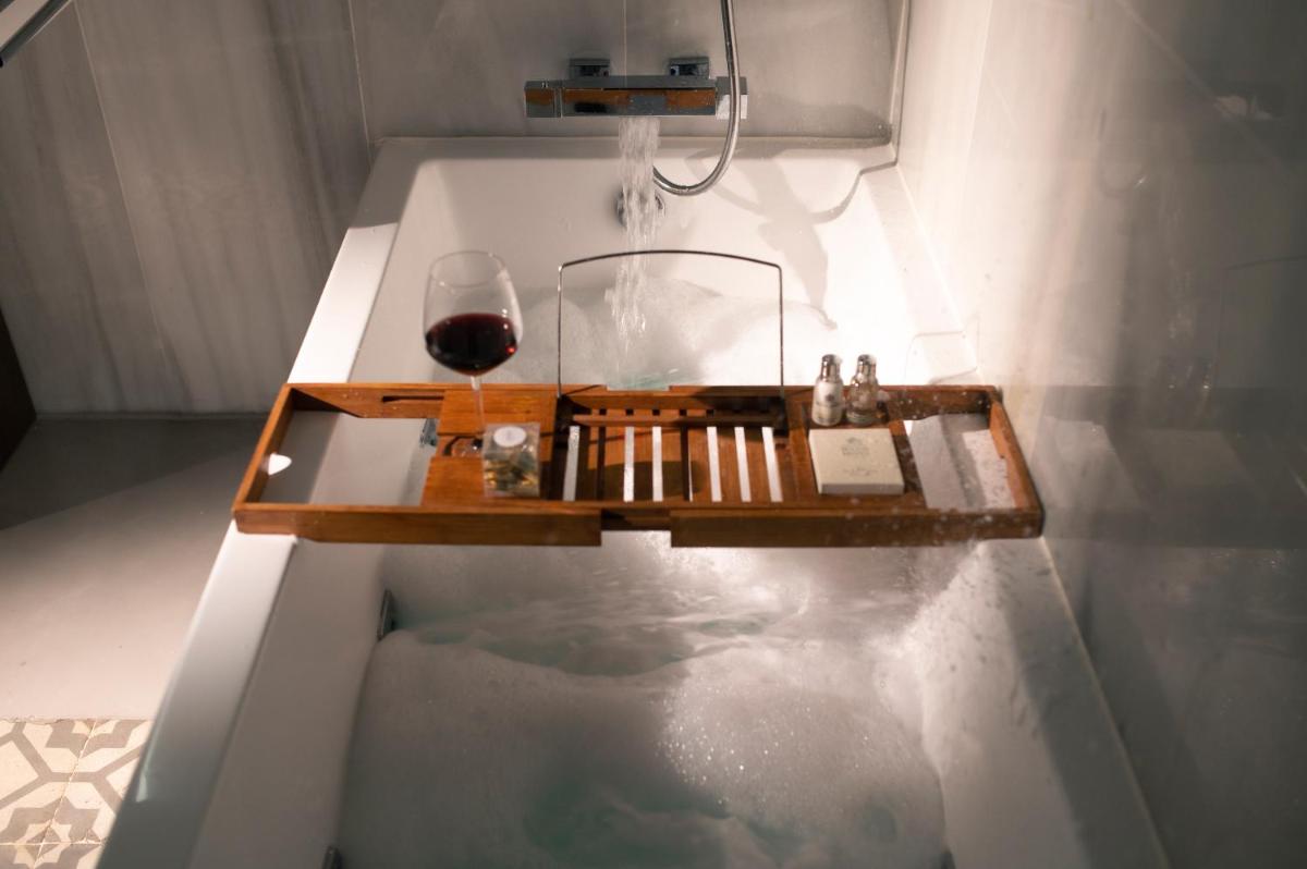 Legado Alcazar Hotel