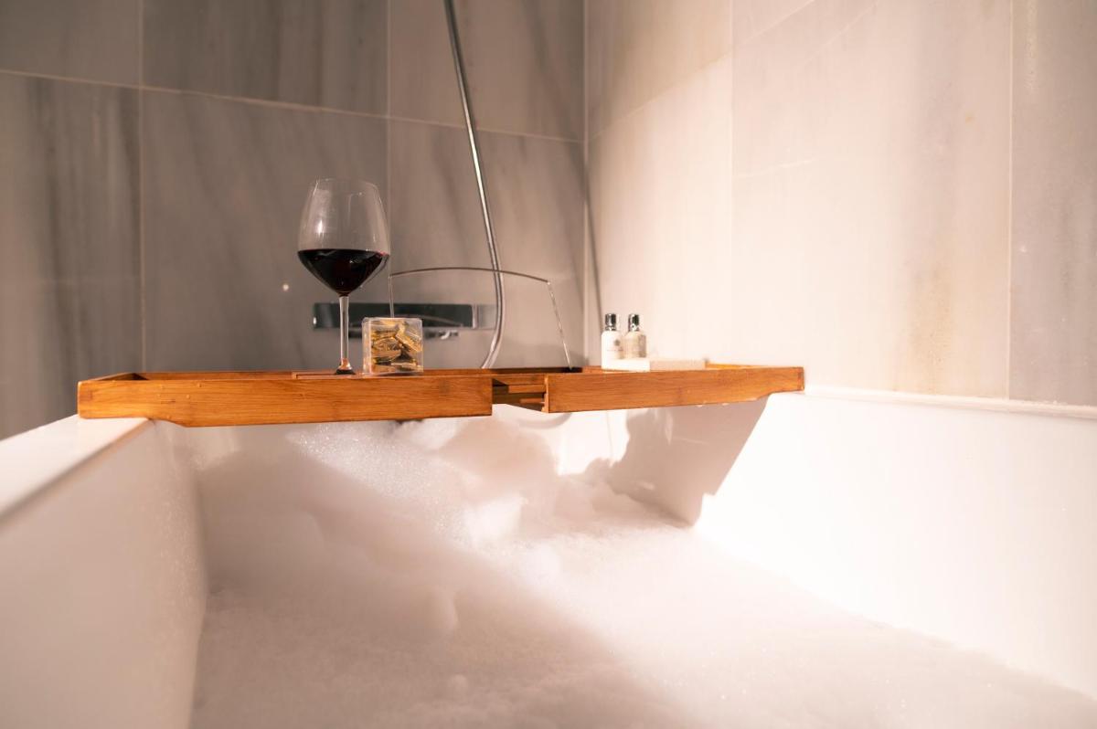 Legado Alcazar Hotel