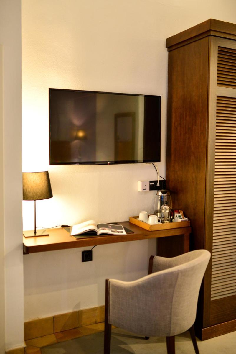 Legado Alcazar Hotel