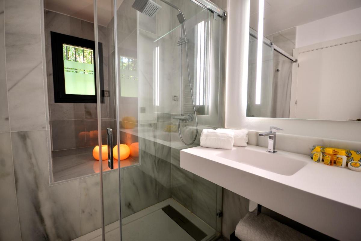 Legado Alcazar Hotel