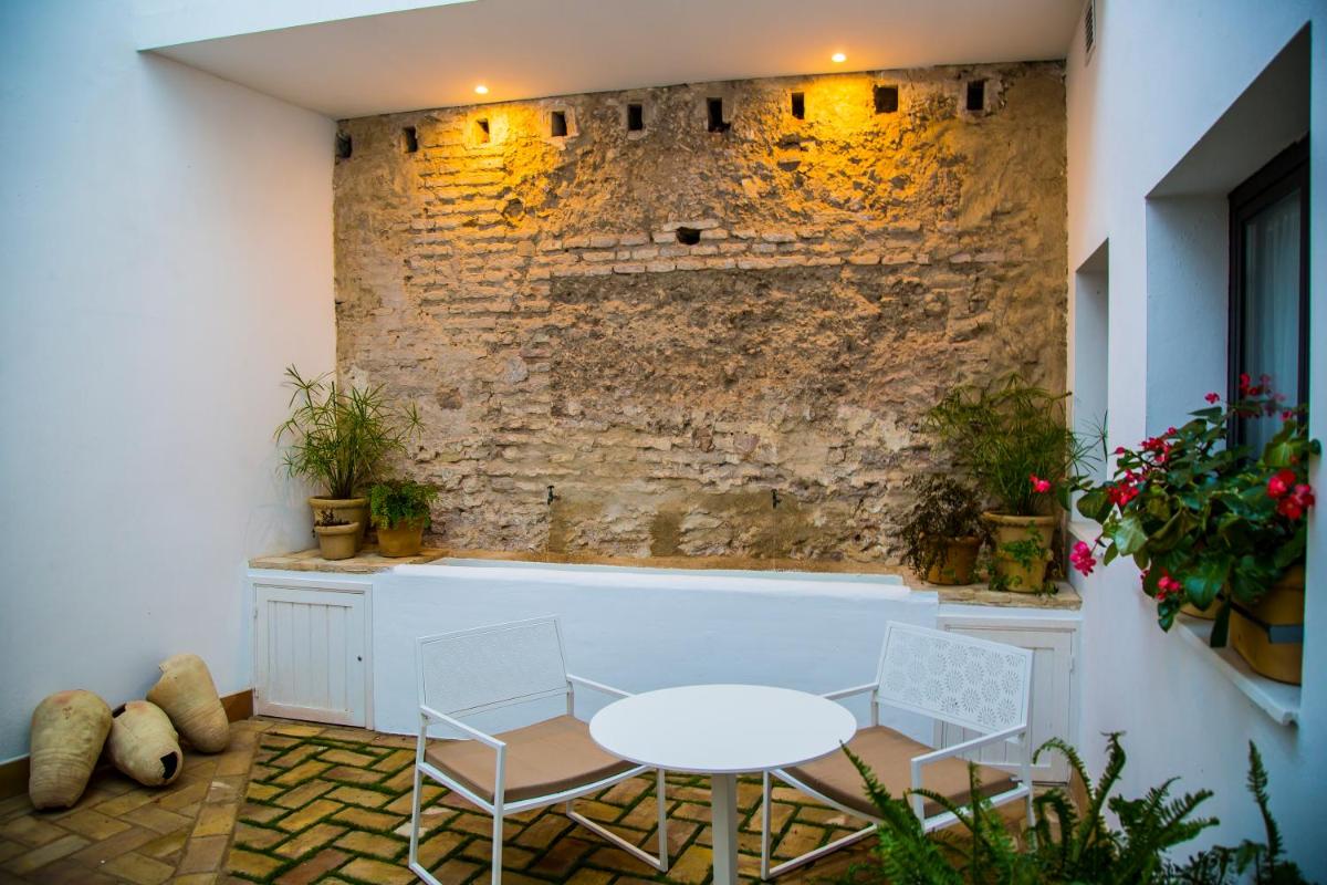 Legado Alcazar Hotel