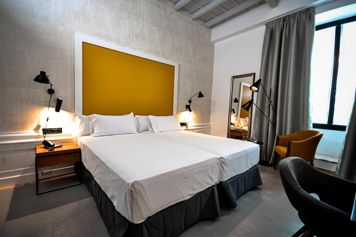 Legado Alcazar Hotel