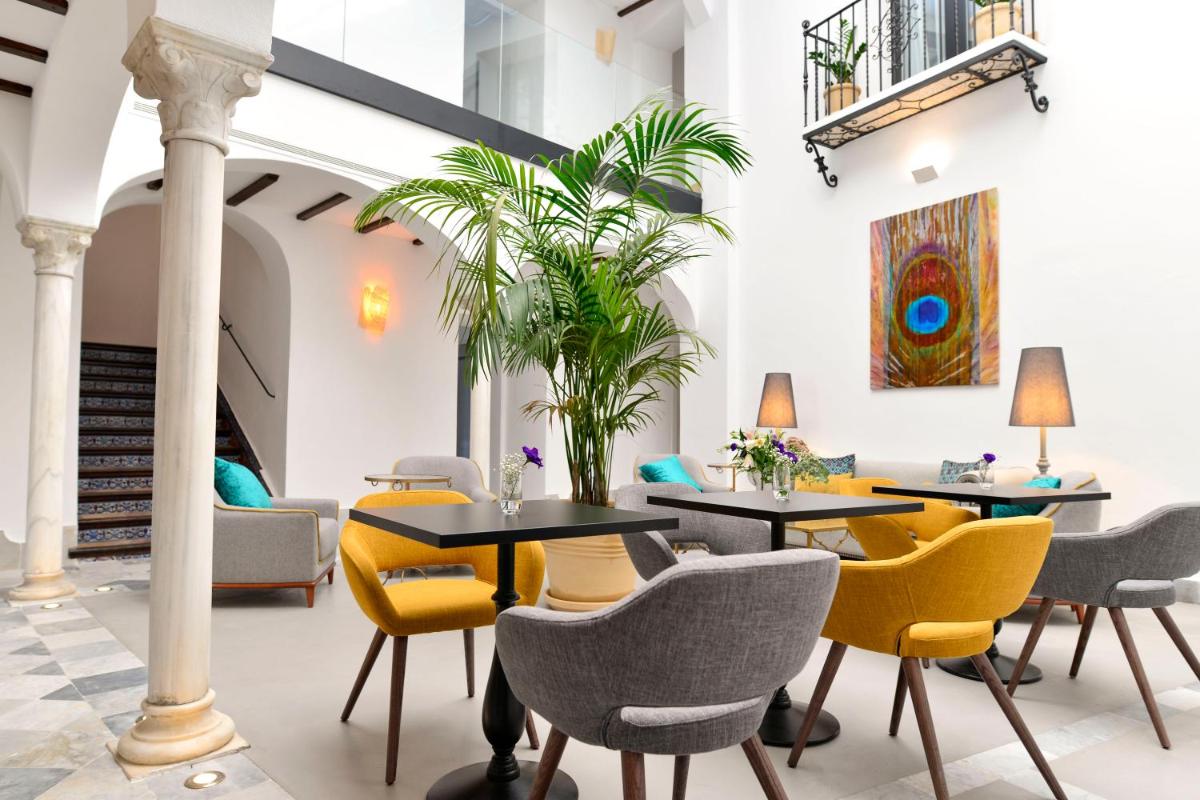 Legado Alcazar Hotel