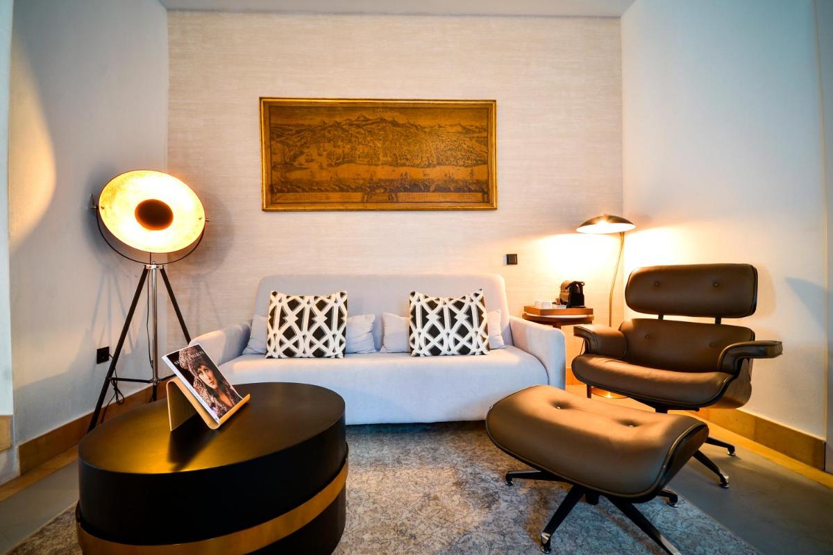 Legado Alcazar Hotel