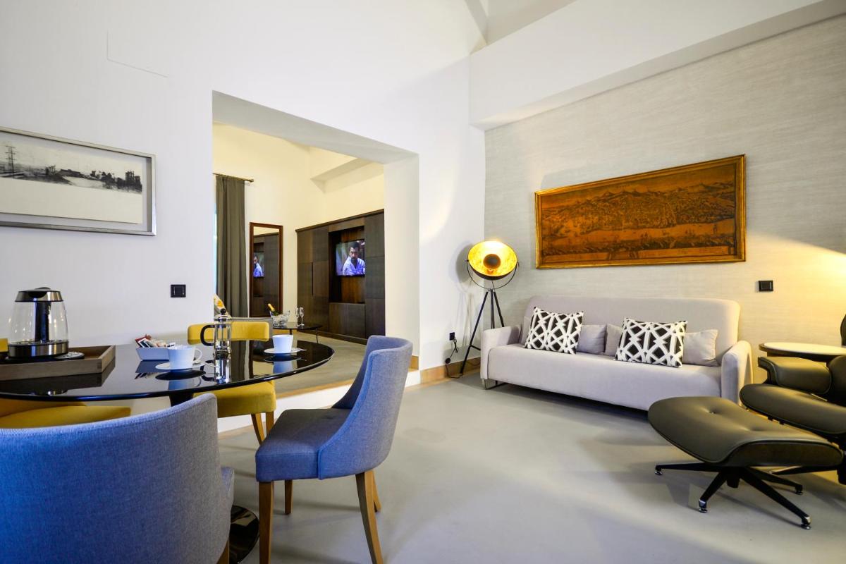 Legado Alcazar Hotel