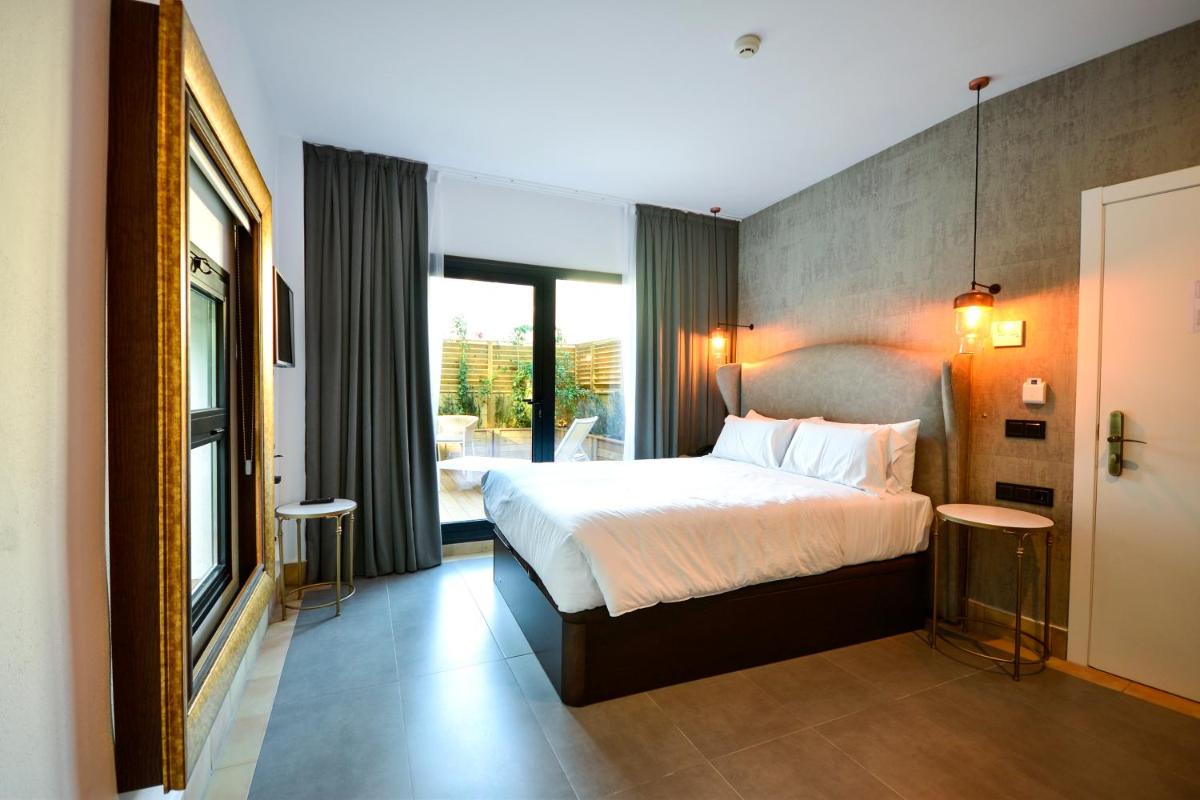 Legado Alcazar Hotel