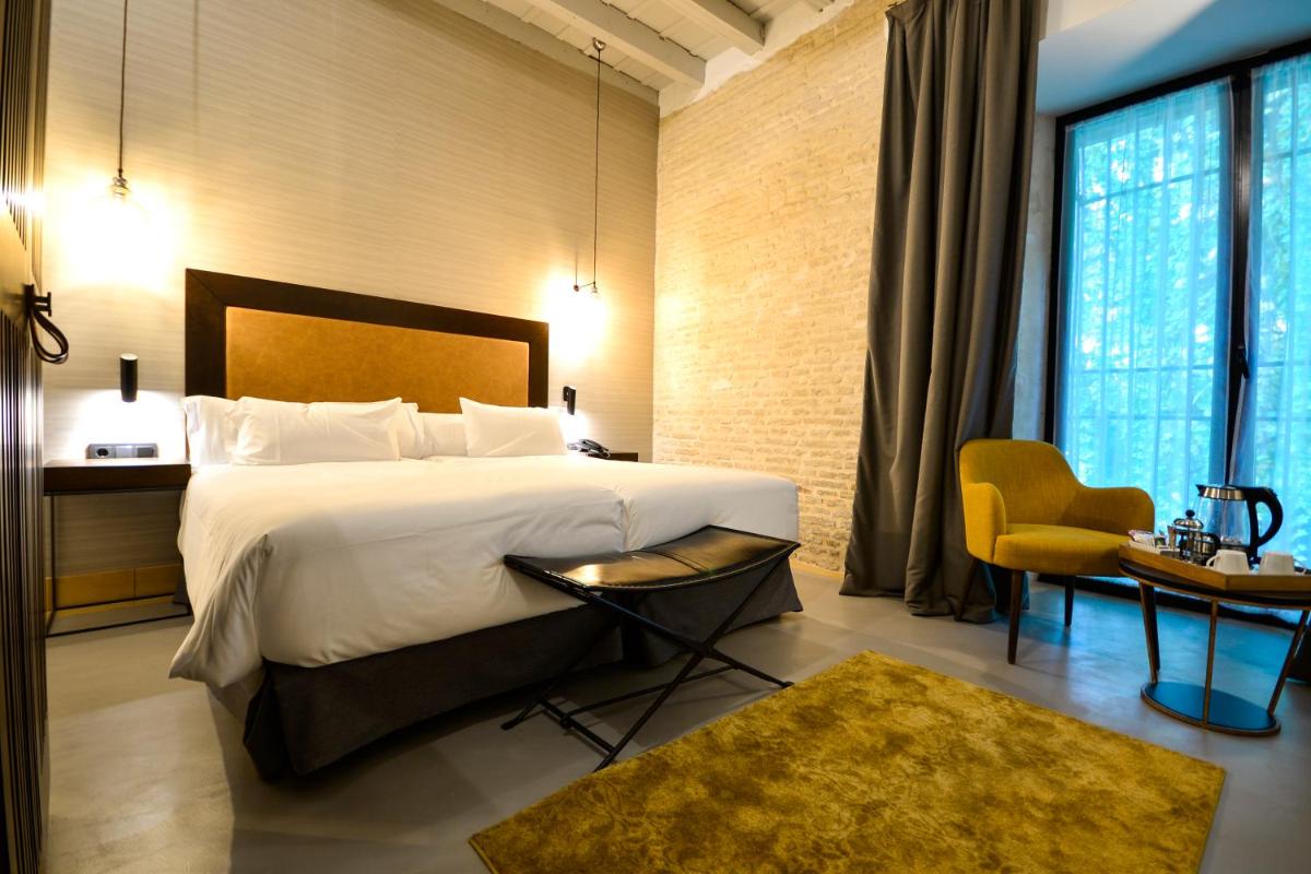 Legado Alcazar Hotel