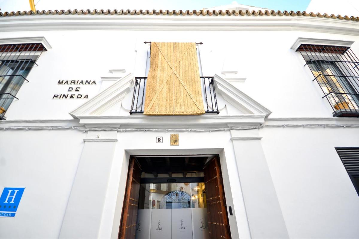 Legado Alcazar Hotel