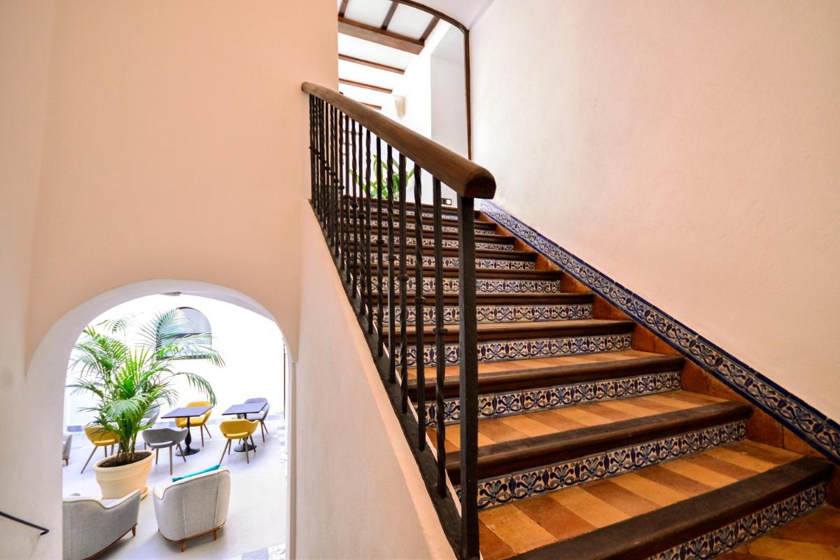 Legado Alcazar Hotel