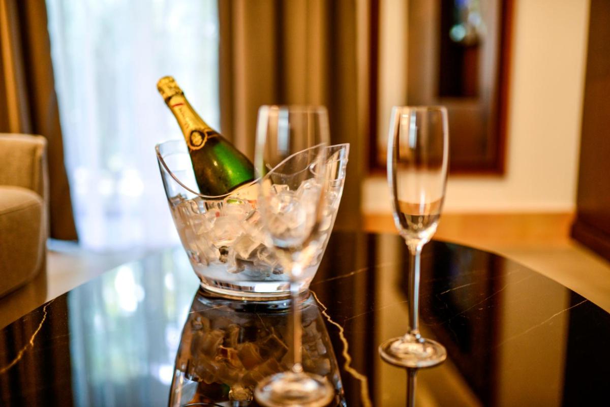 Legado Alcazar Hotel