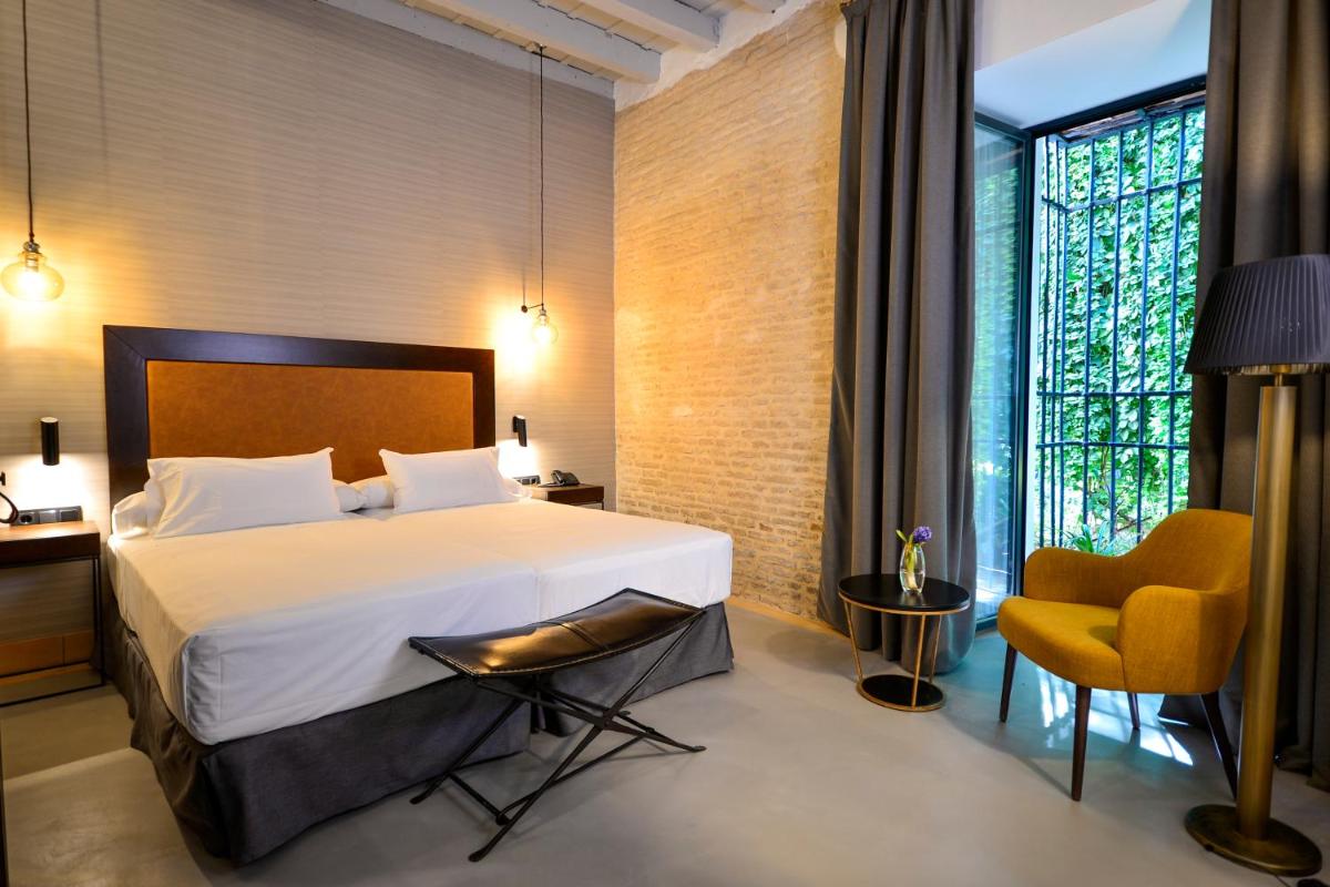 Legado Alcazar Hotel