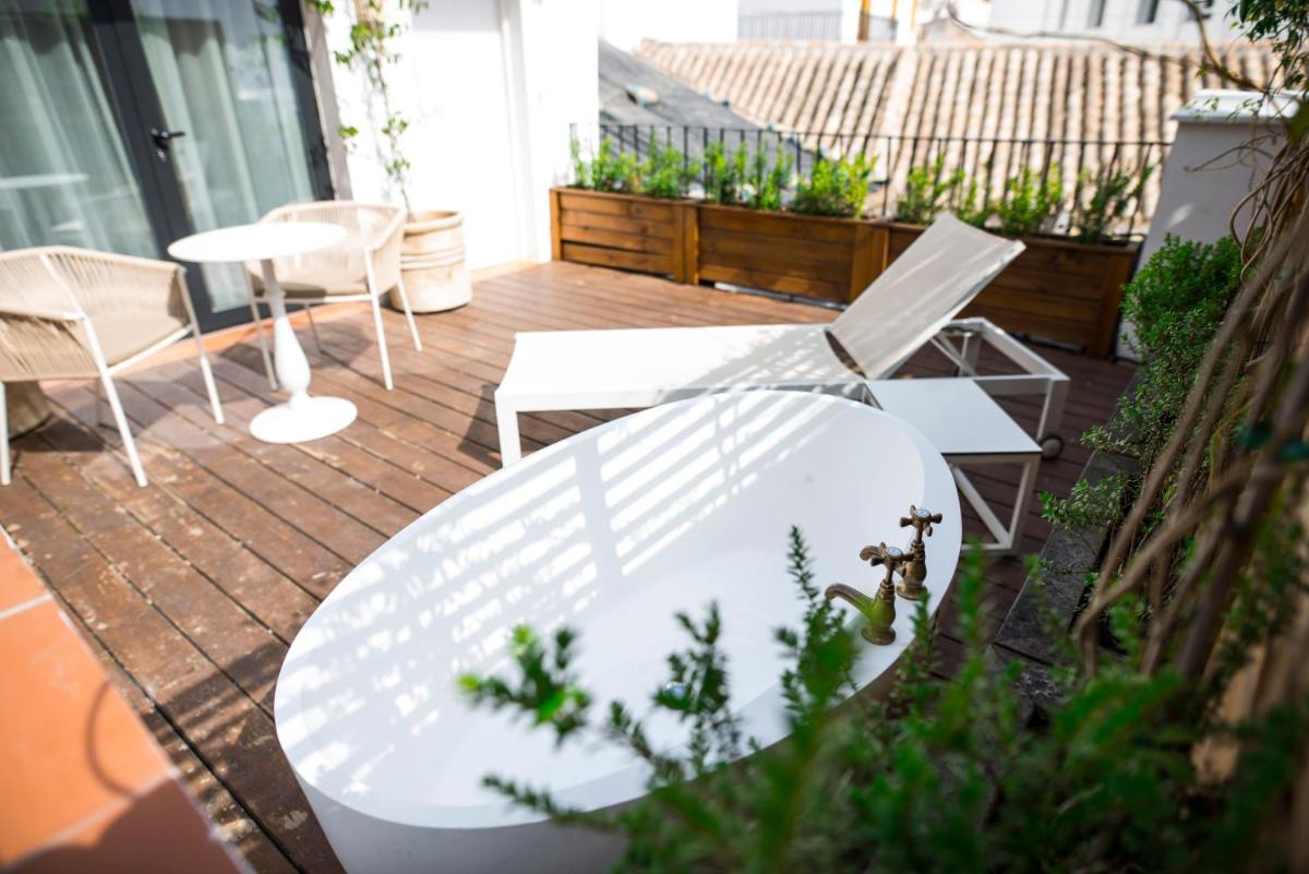 Legado Alcazar Hotel