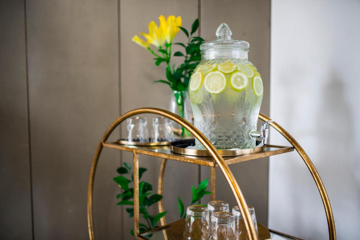 Legado Alcazar Hotel