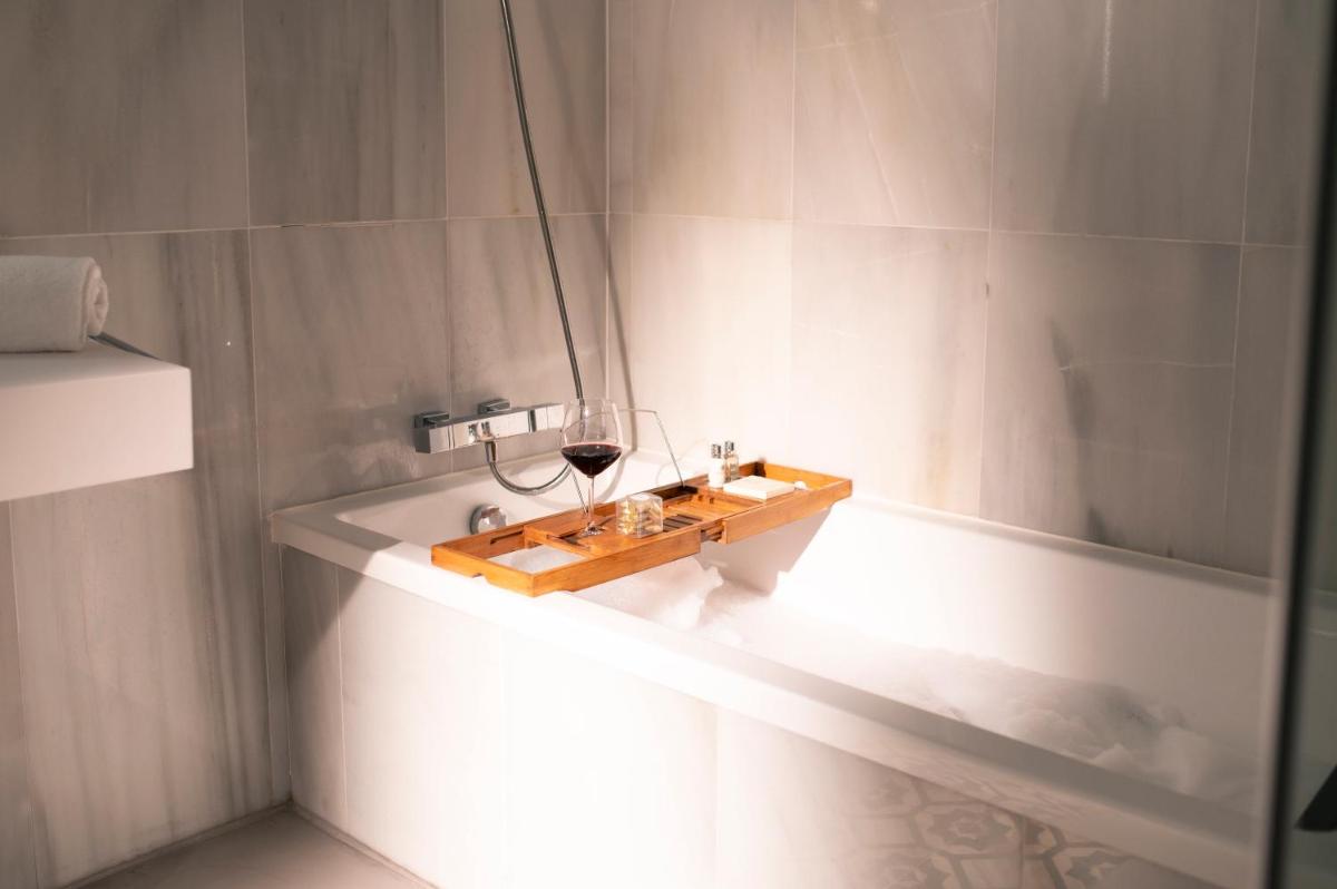 Legado Alcazar Hotel