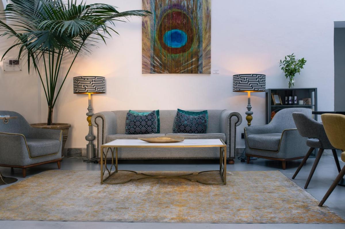 Legado Alcazar Hotel