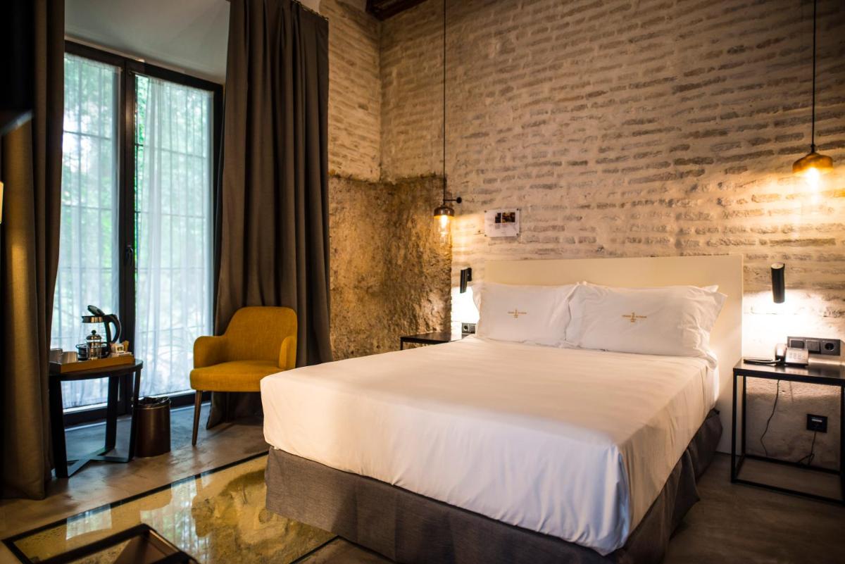Legado Alcazar Hotel