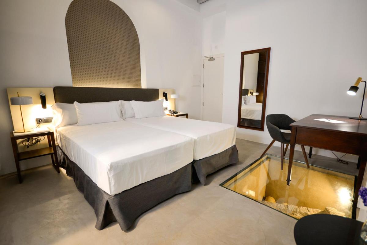 Legado Alcazar Hotel