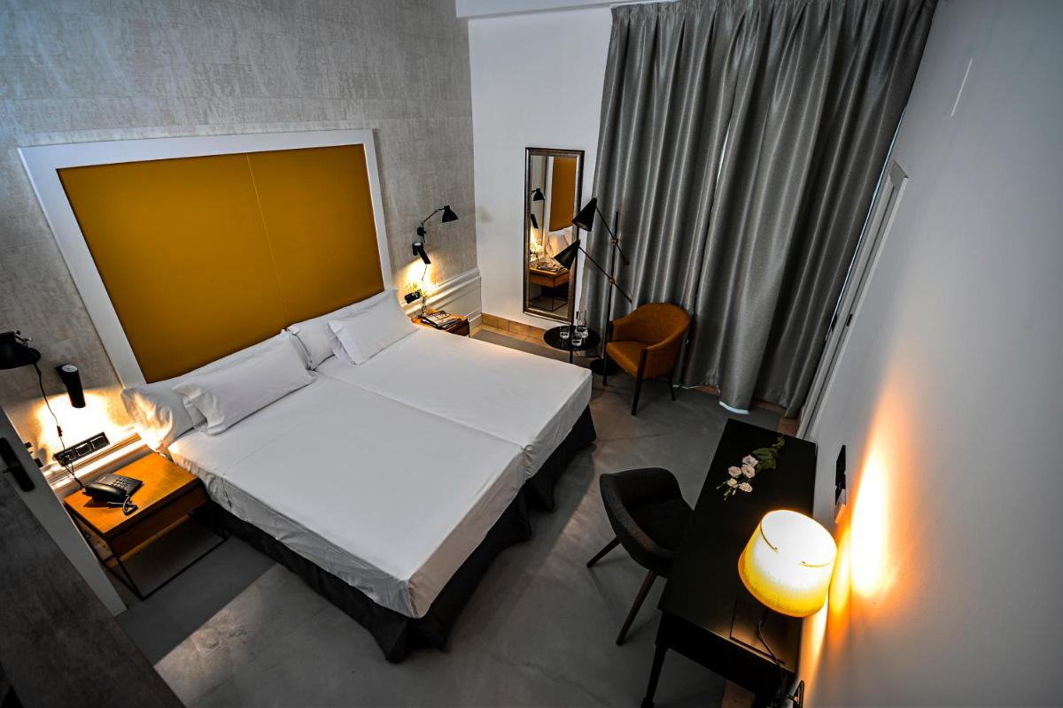 Legado Alcazar Hotel