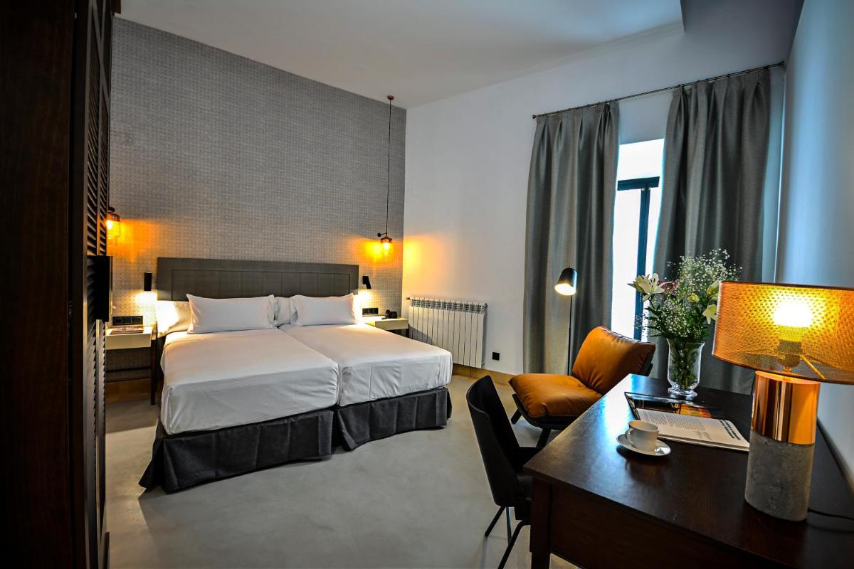 Legado Alcazar Hotel