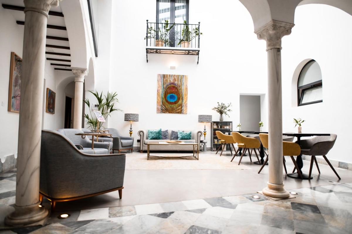 Legado Alcazar Hotel