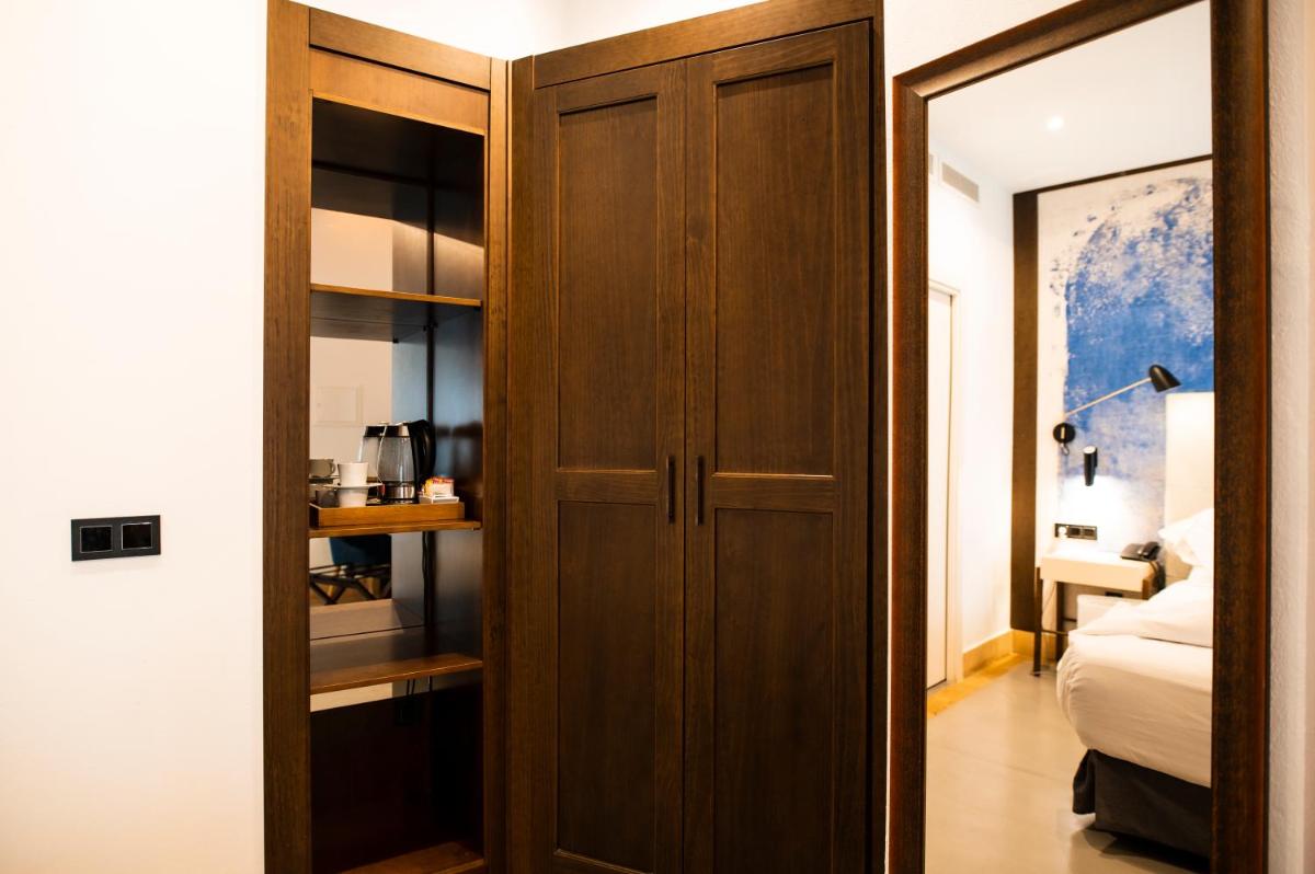 Legado Alcazar Hotel