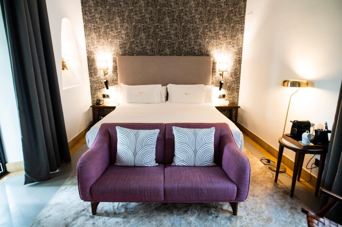 Legado Alcazar Hotel