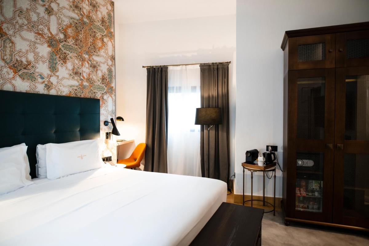 Legado Alcazar Hotel