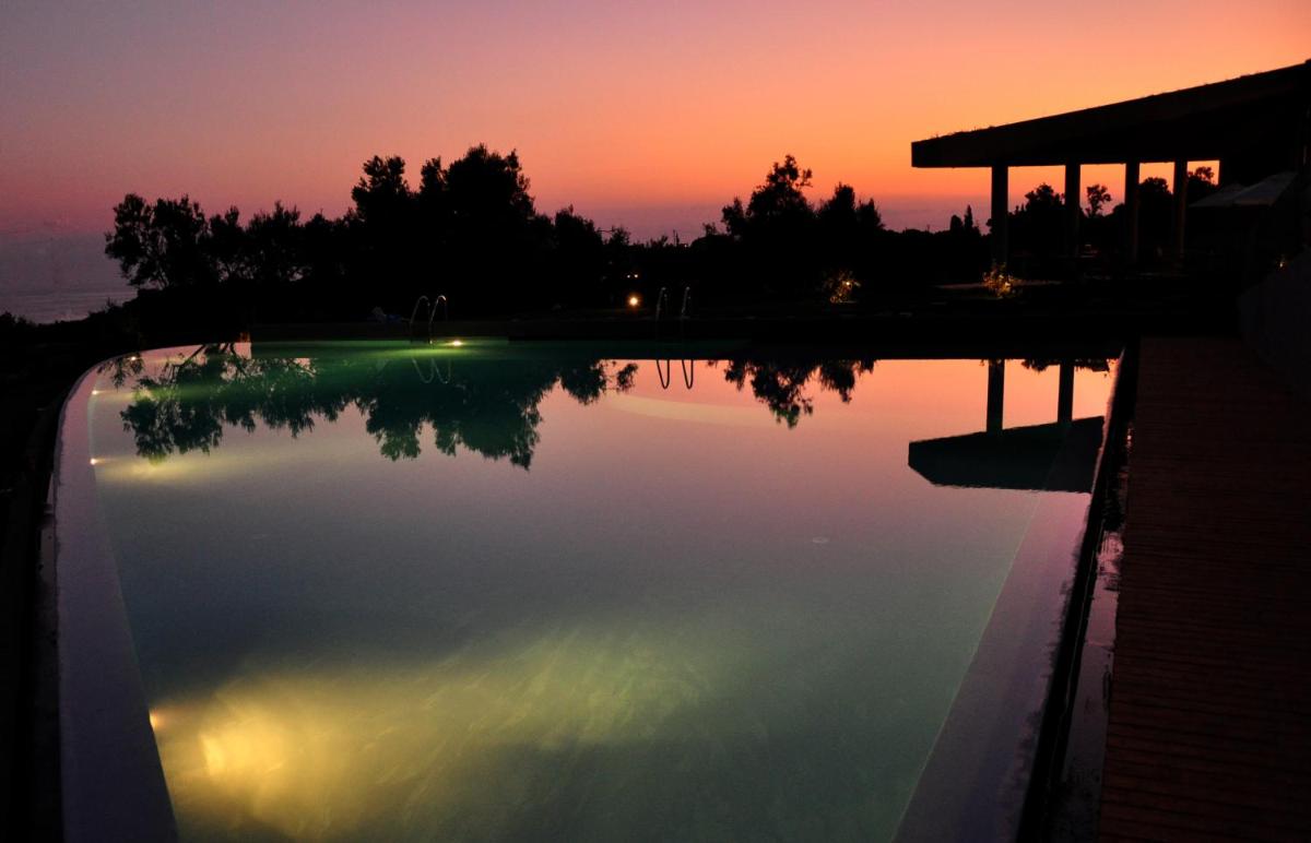 Leivatho Hotel