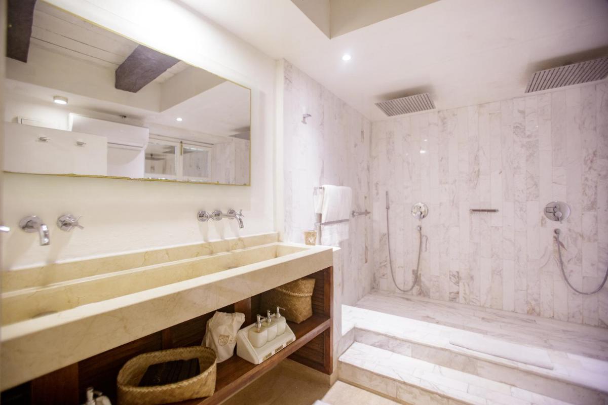 Leones de Alba Hotel Boutique