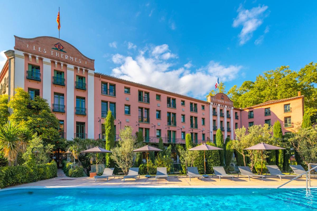 Les Pyrénées - le Grand Hôtel & le Château
