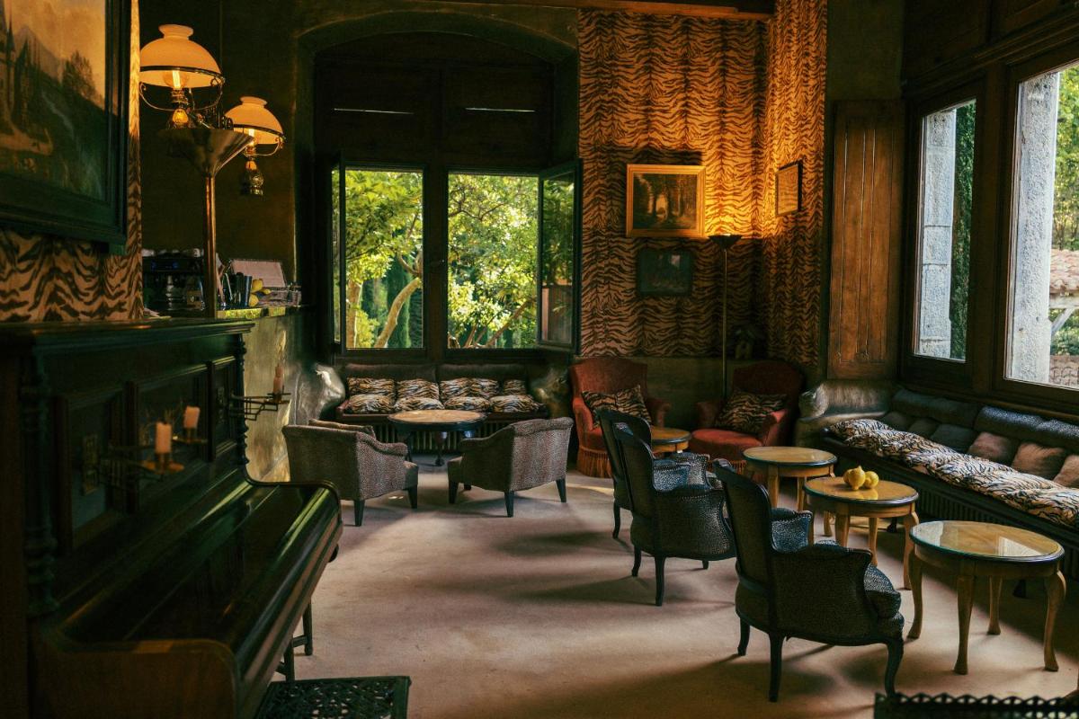 Les Pyrénées - le Grand Hôtel & le Château