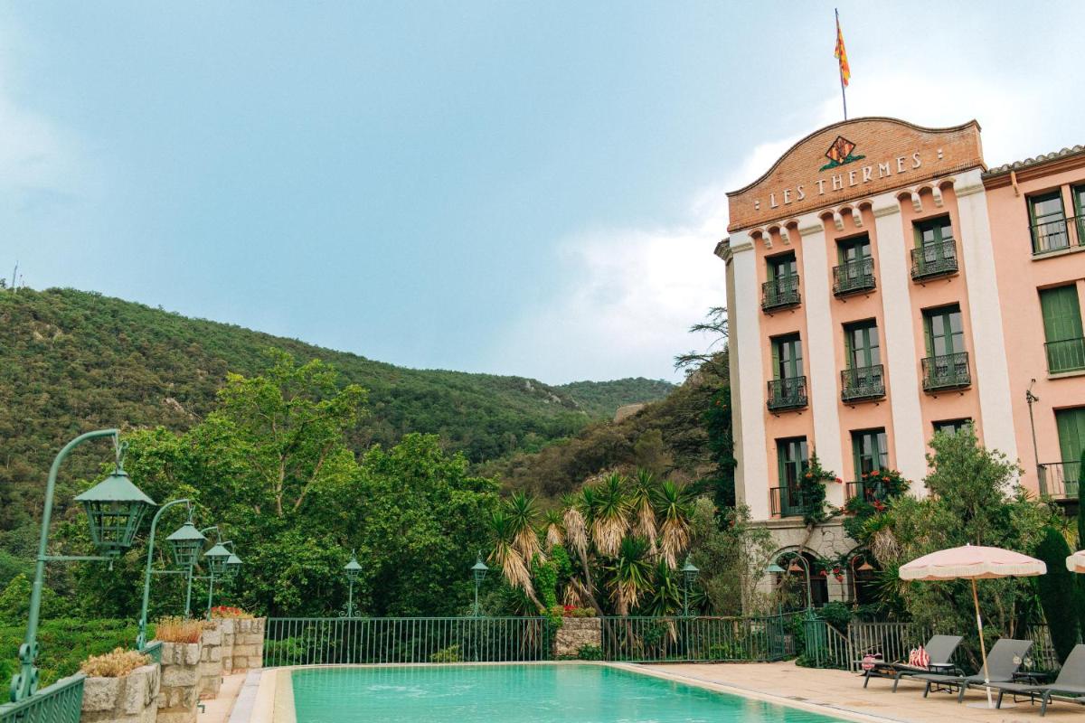 Les Pyrénées - le Grand Hôtel & le Château