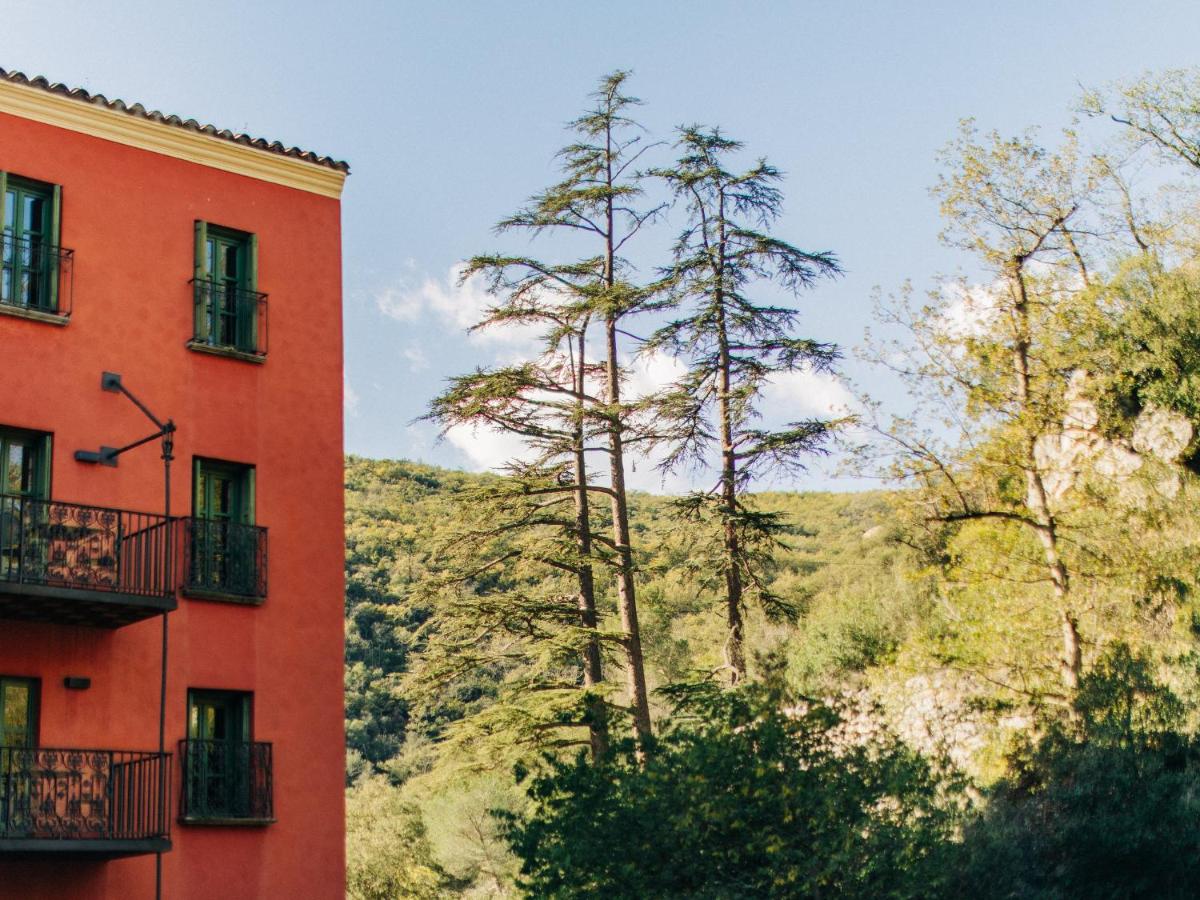 Les Pyrénées - le Grand Hôtel & le Château