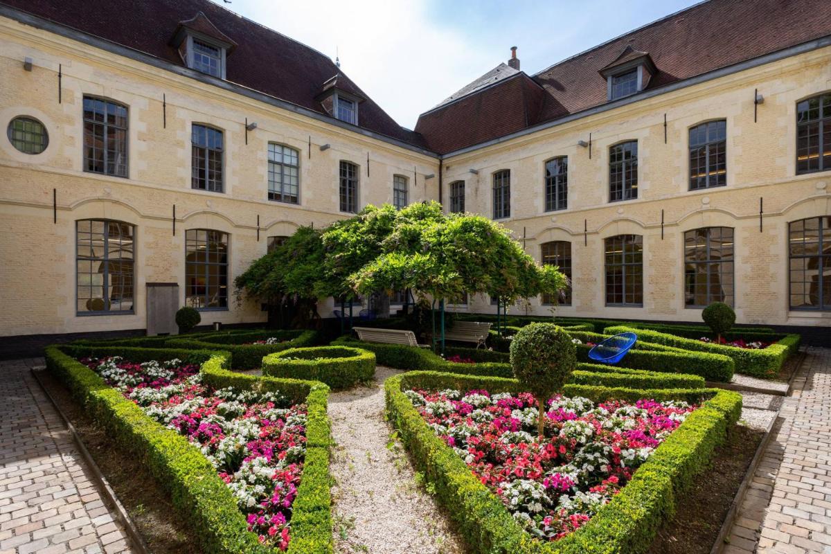 L'Hermitage Gantois, Autograph Collection