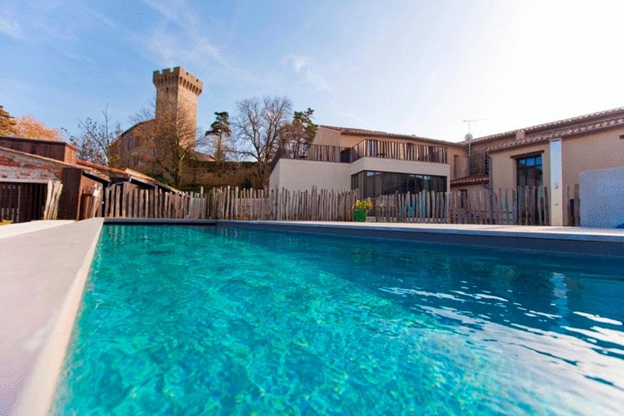 L'hostellerie de la Pomarède et le Presbytère