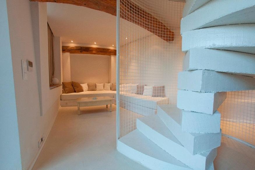 L'hostellerie de la Pomarède et le Presbytère