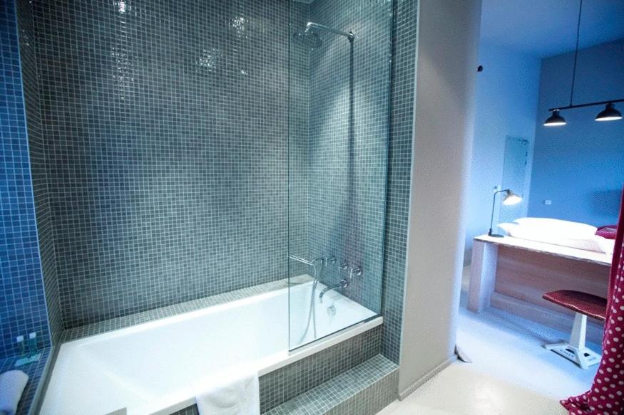 L'hostellerie de la Pomarède et le Presbytère