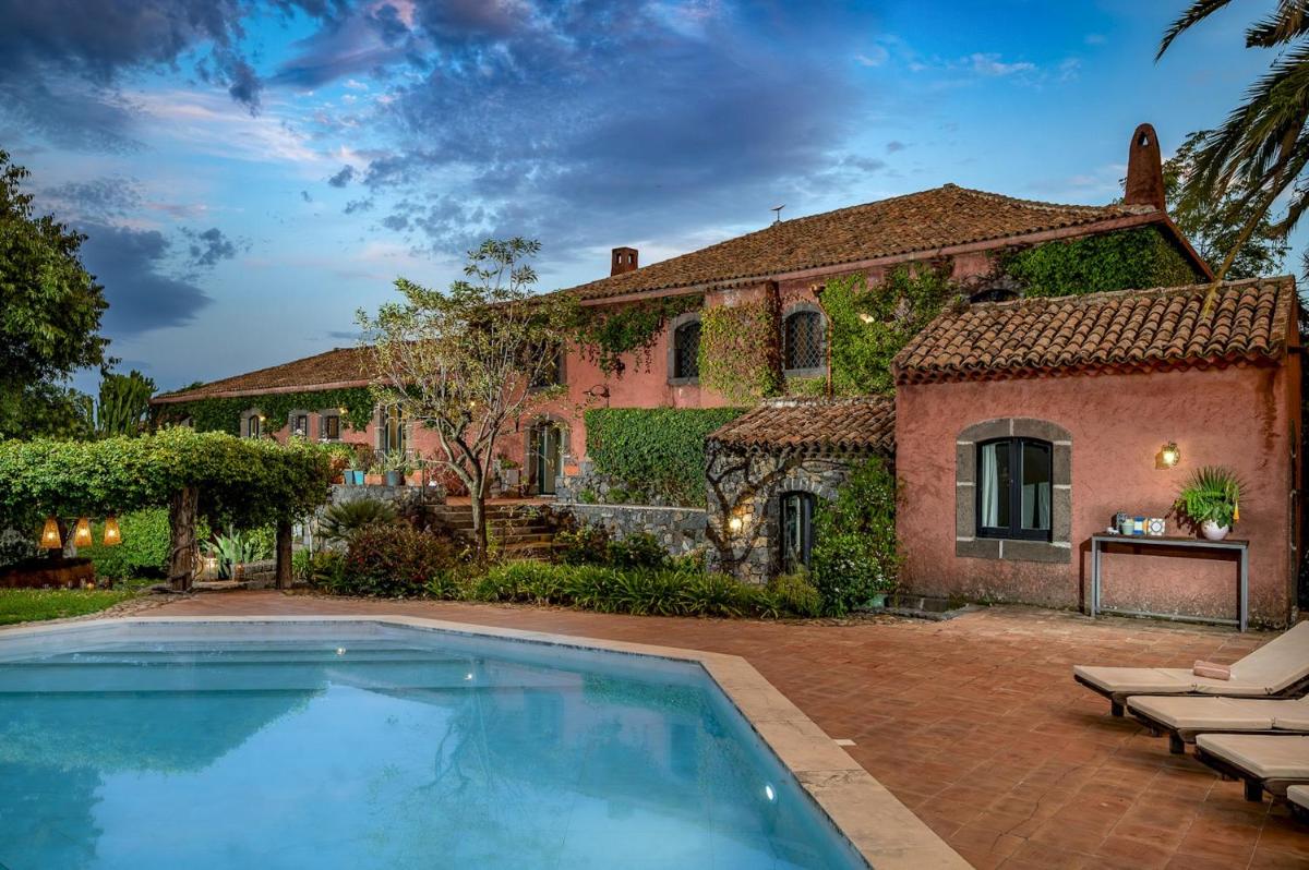 LINERA 10, Emma Villas