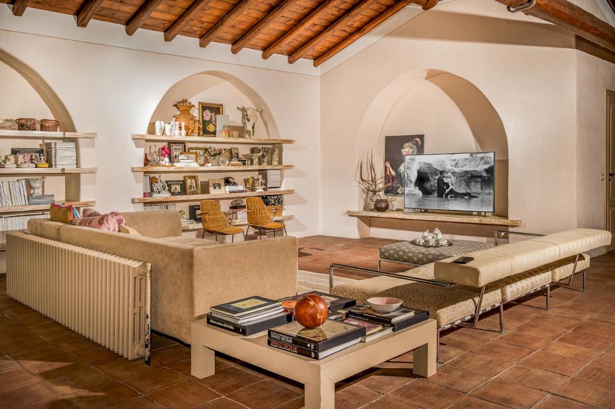 LINERA 10, Emma Villas