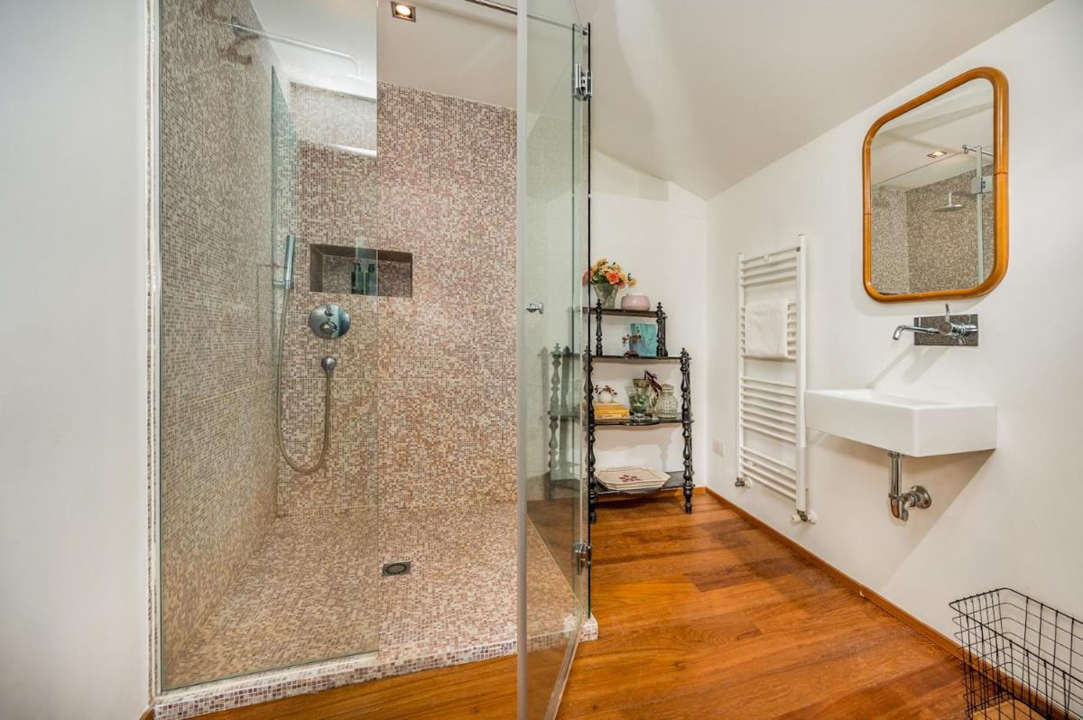 LINERA 10, Emma Villas