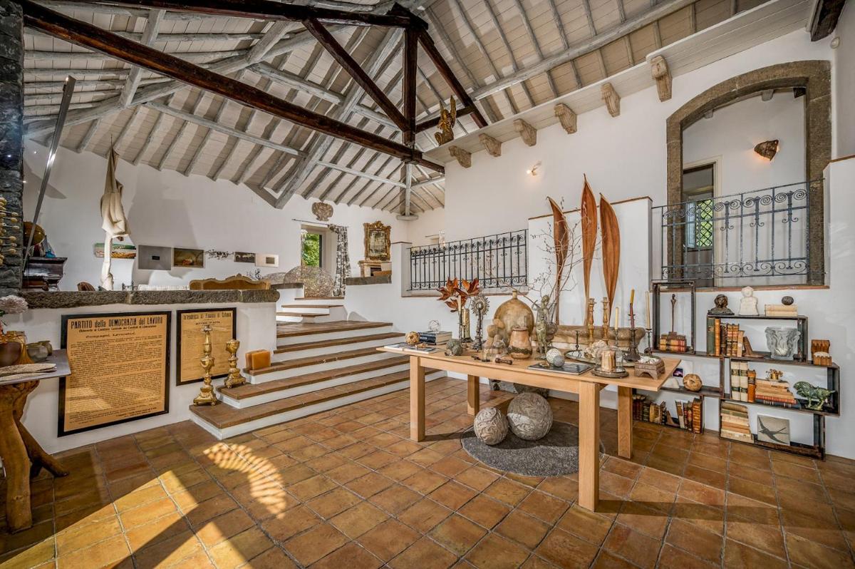 LINERA 10, Emma Villas