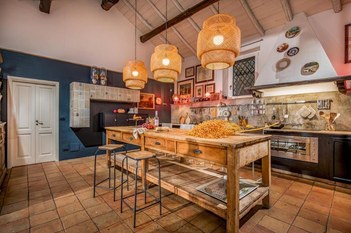 LINERA 10, Emma Villas