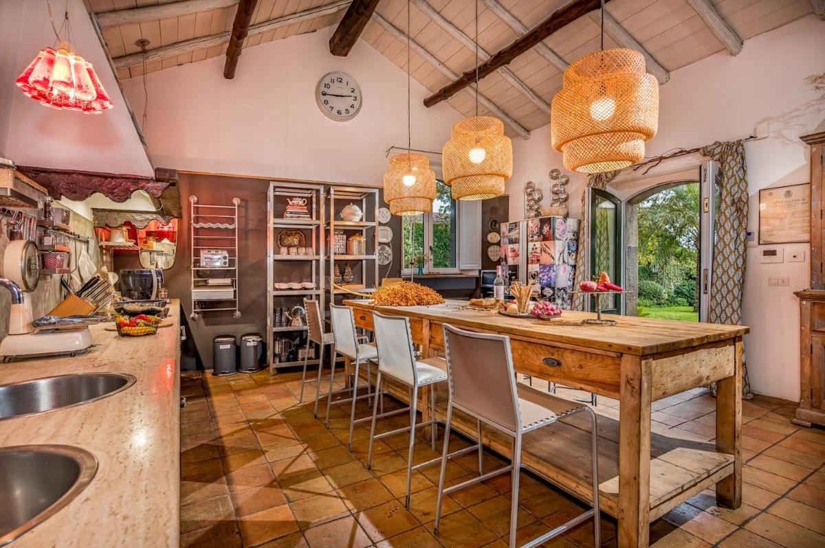 LINERA 10, Emma Villas